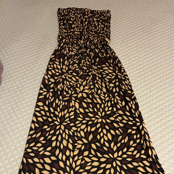 Chic Strapless Patterned Dress - Picture 4 of 12